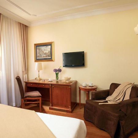 Hotel Homs Рим Екстериор снимка
