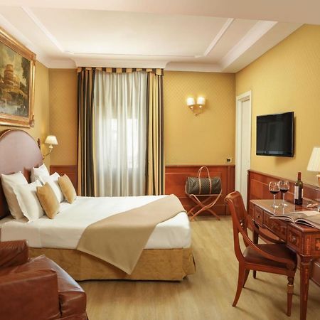 Hotel Homs Рим Екстериор снимка