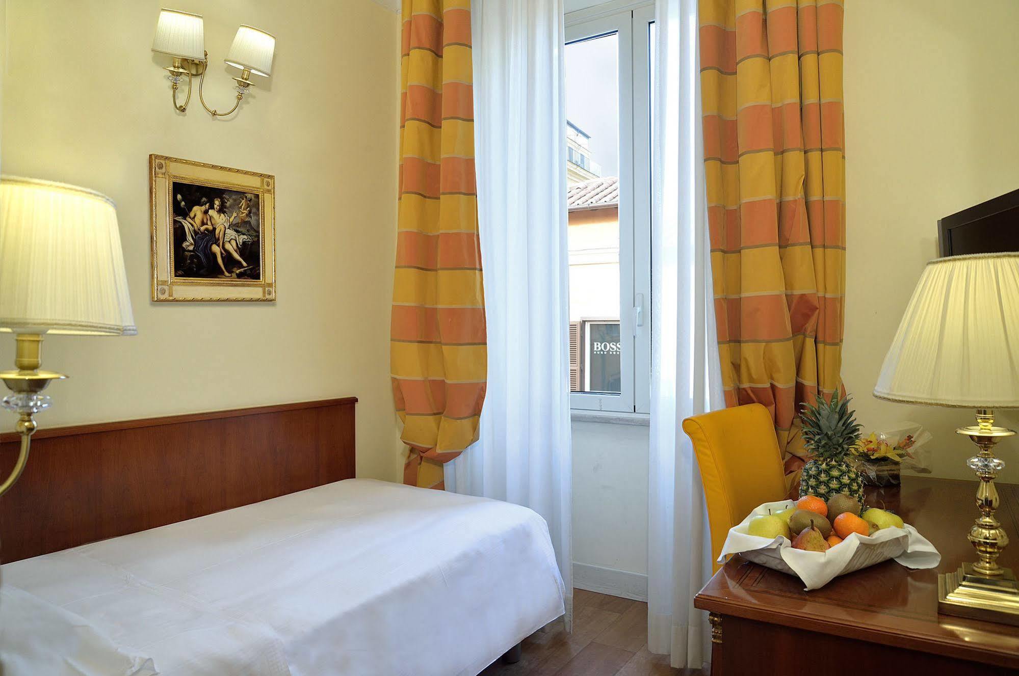 Hotel Homs Рим Екстериор снимка
