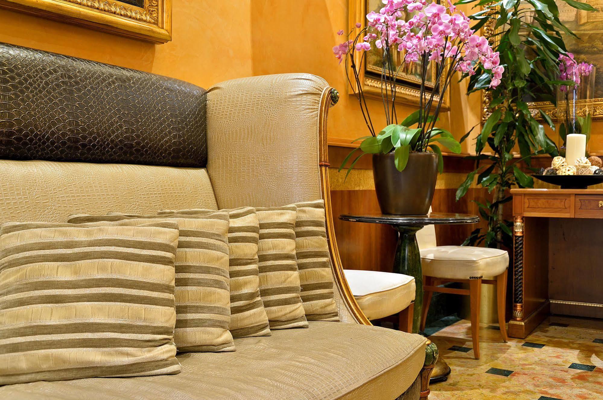 Hotel Homs Рим Екстериор снимка